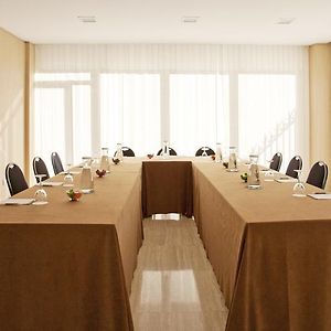 Nh Suites Prisma